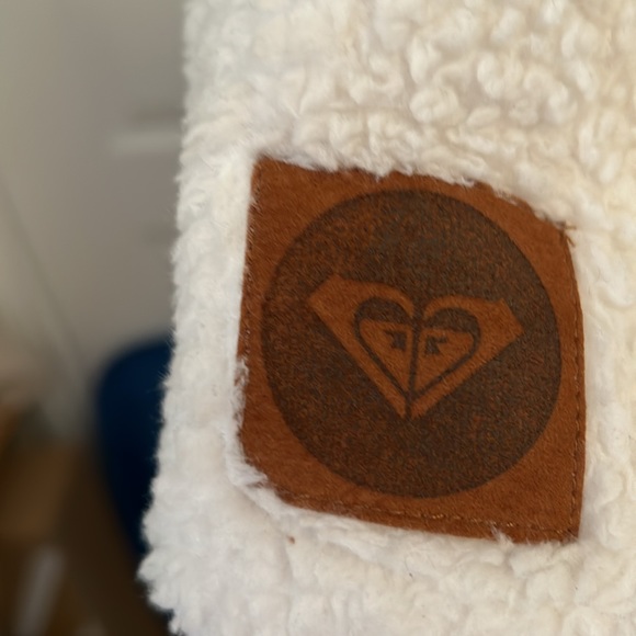 Roxy size s junior fuzzy teddy jacket. - Picture 3 of 4